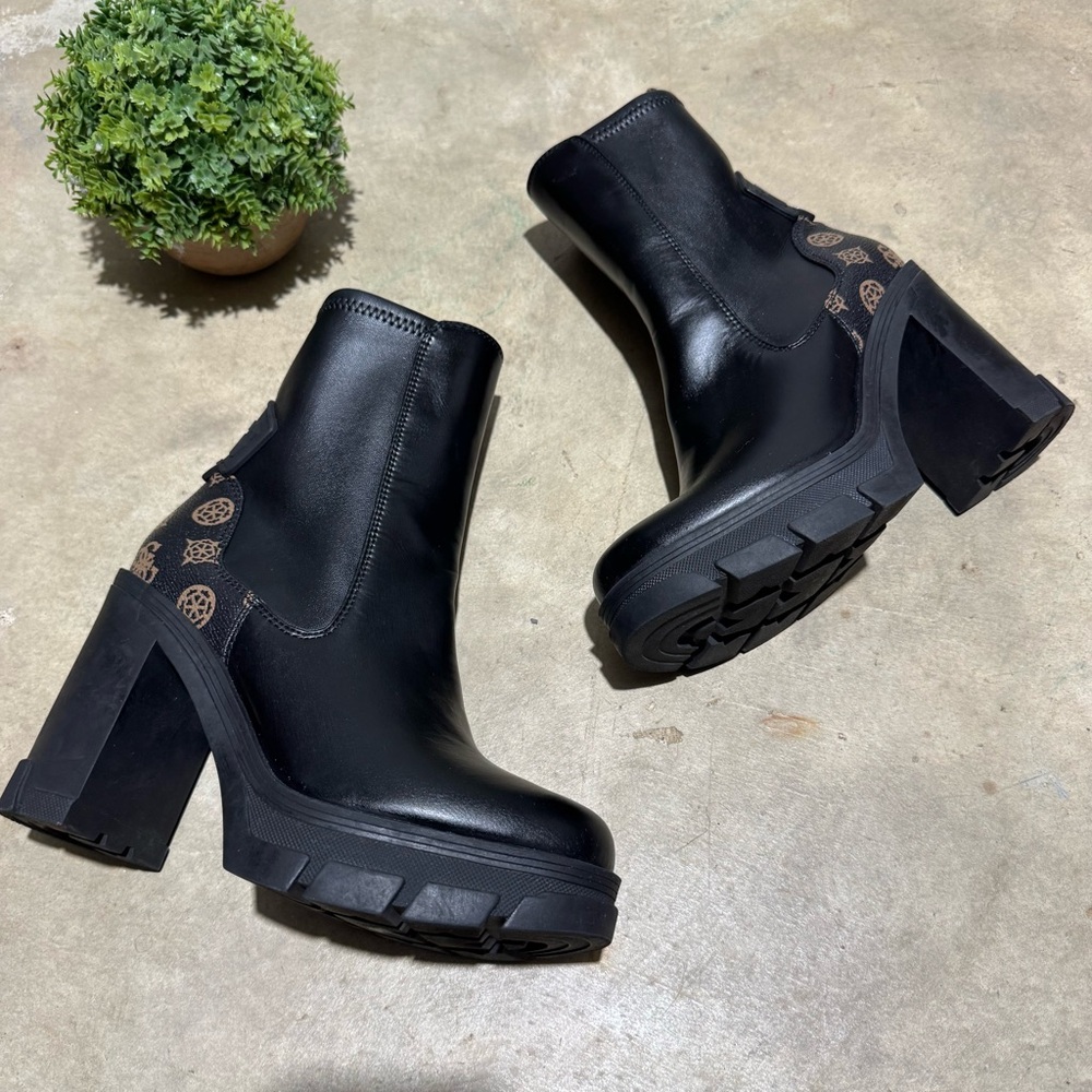 Guess Xeno Chunky Platform Heeled Boots Size 6.5 Grunge Bratz Y2K Black Edgy